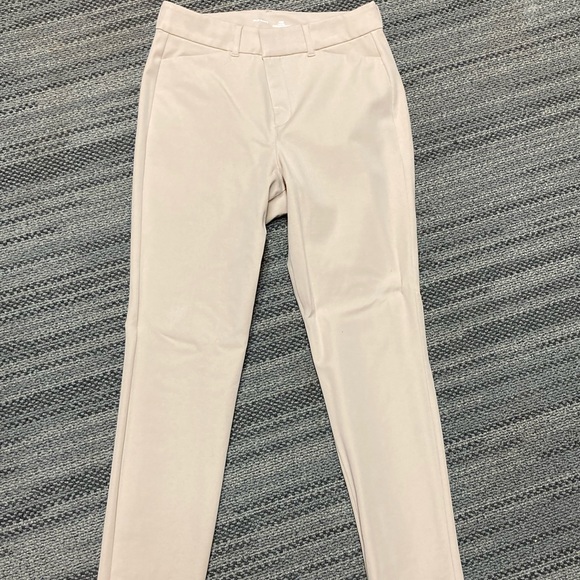 Old Navy Pants - Khaki Old Navy pixie cut dress pants